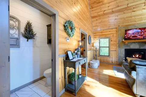 Entry Way - 63 Gray Bark Cir, Broken Bow, OK 74728 photo 2 of 4
