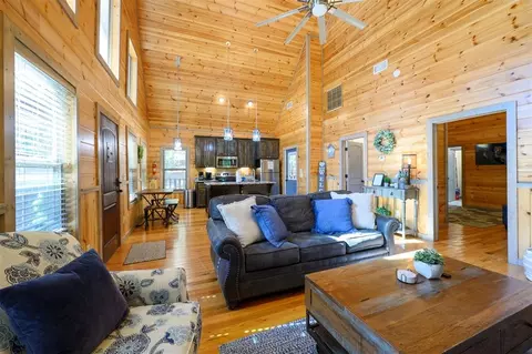 Living - 63 Gray Bark Cir, Broken Bow, OK 74728 photo 2 of 3