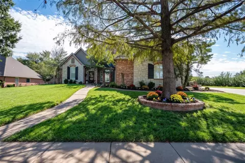 212 Hollowdale, Edmond, OK 73003