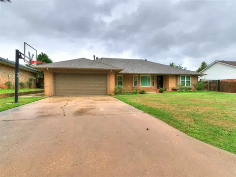 8232 NW 100th St, Oklahoma City, OK 73162