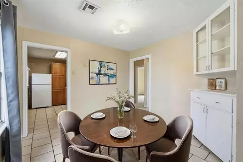 Dining - 1021 E Walnut St, Altus, OK 73521 photo 1 of 1