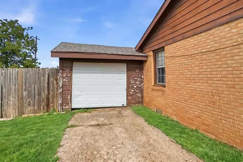 Other - 1021 E Walnut St, Altus, OK 73521 photo 3 of 3