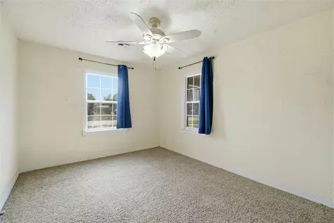 Bedroom - 1021 E Walnut St, Altus, OK 73521 photo 3 of 3