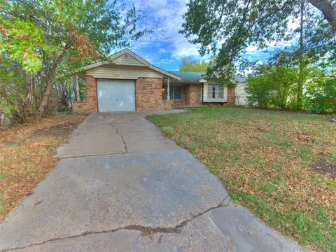 1100 Shalimar Dr, Del City, OK 73115