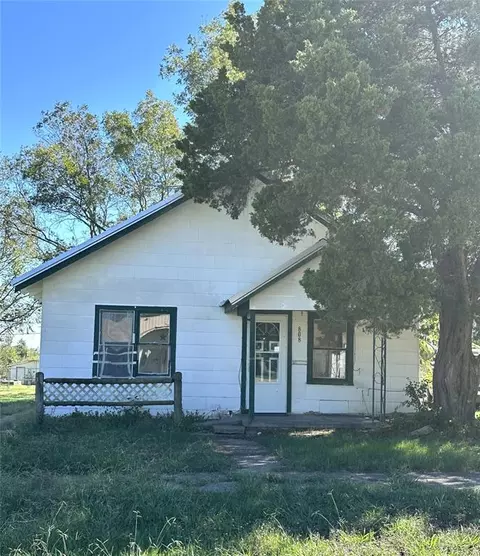 808 S Oak, Holdenville, OK 74848