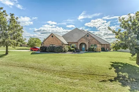 4658 Hillcrest Ln, Edmond, OK 73025