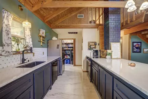 Kitchen - 15906 Cotton Gin Ave, Wayne, OK 73095 photo 2 of 3