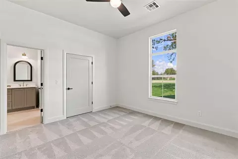 Bedroom - 8041 Silver Spur, Arcadia, OK 73007 photo 4 of 7