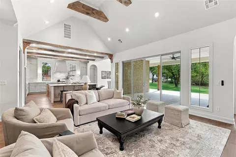 Living - 8041 Silver Spur, Arcadia, OK 73007 photo 3 of 4