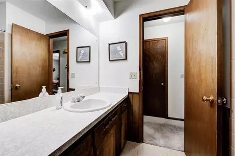 Bath - 3728 N Bryan Ave, Bethany, OK 73008 photo 5 of 5