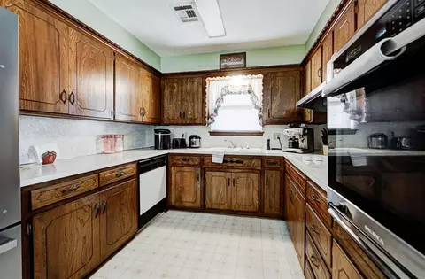 Kitchen - 3728 N Bryan Ave, Bethany, OK 73008 photo 3 of 6