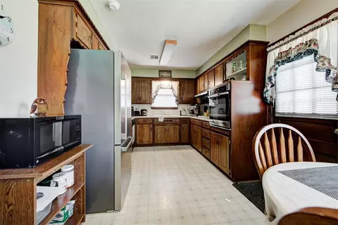 Kitchen - 3728 N Bryan Ave, Bethany, OK 73008 photo 1 of 6