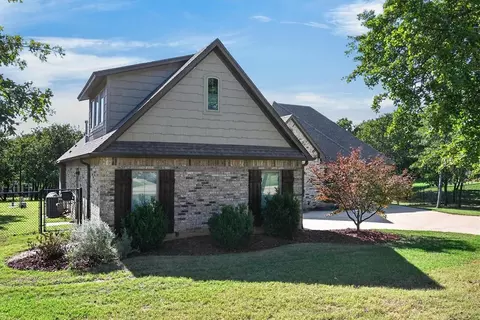 Exterior - 3407 Rustic Holw, Guthrie, OK 73044 photo 2 of 7