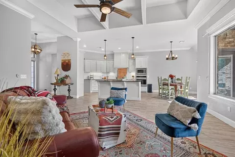Living - 3407 Rustic Holw, Guthrie, OK 73044 photo 3 of 4