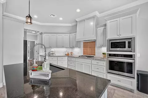 Kitchen - 3407 Rustic Holw, Guthrie, OK 73044 photo 2 of 4