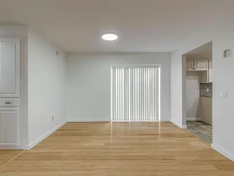 Living - 103 Willoway Dr, Norman, OK 73072 photo 4 of 8