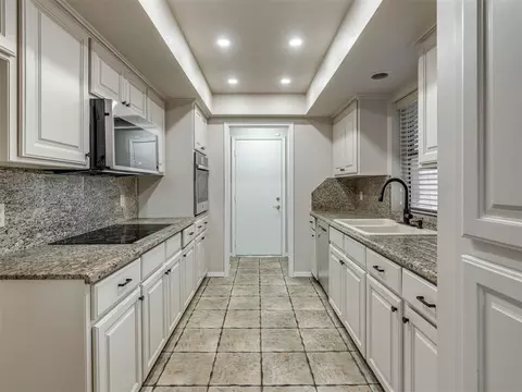 Kitchen - 103 Willoway Dr, Norman, OK 73072 photo 1 of 4