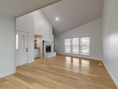 Living - 103 Willoway Dr, Norman, OK 73072 photo 3 of 8
