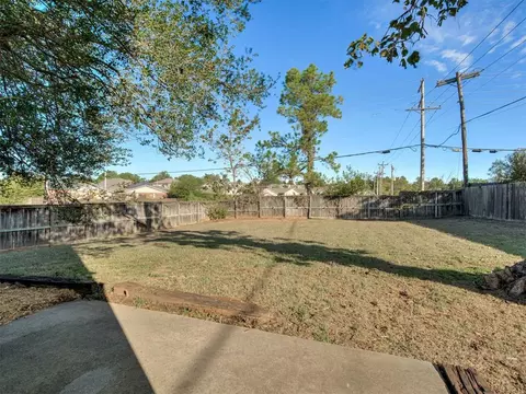 Exterior - 103 Willoway Dr, Norman, OK 73072 photo 8 of 10