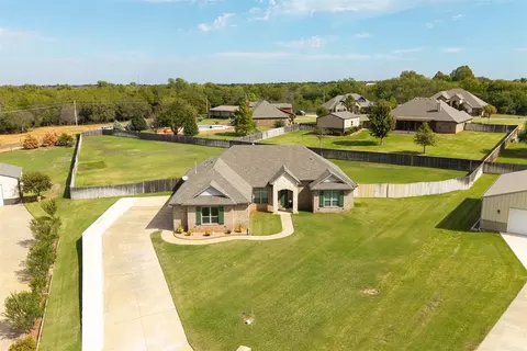 13504 Shady Pine Cir, Edmond, OK 73025