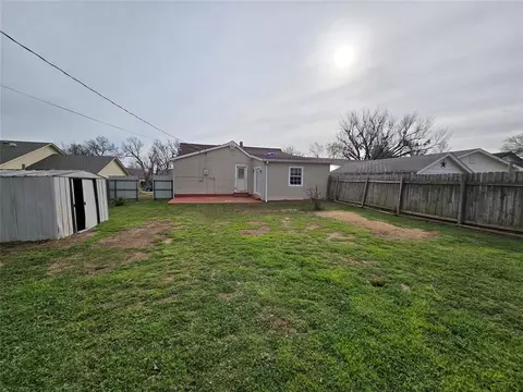 Exterior - 223 S Oak St, Apache, OK 73006 photo 3 of 7