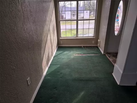 Living - 223 S Oak St, Apache, OK 73006 photo 6 of 6
