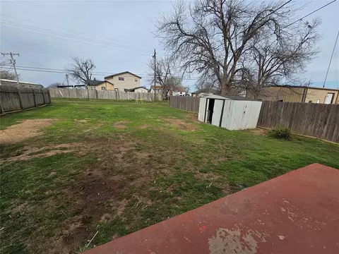 Exterior - 223 S Oak St, Apache, OK 73006 photo 2 of 7