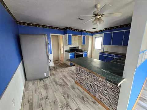Kitchen - 223 S Oak St, Apache, OK 73006 photo 2 of 2