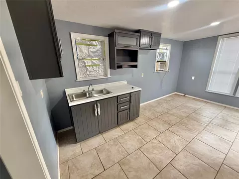 Other - 207 E Liveoak St, Altus, OK 73521 photo 2 of 5