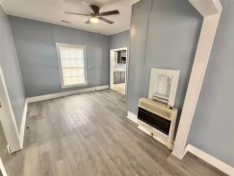 Living - 207 E Liveoak St, Altus, OK 73521 photo 3 of 3