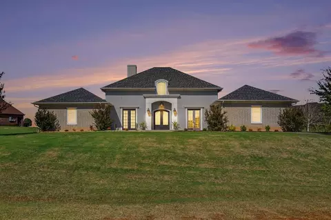 5211 Strait Dr, Oklahoma City, OK 73121