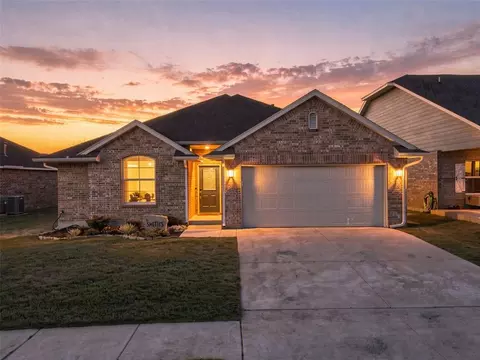 9208 Arman Dr, Yukon, OK 73099