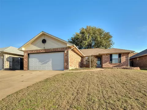 9123 Orange Dr, Midwest City, OK 73130