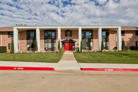 2525 NW 62nd St #202, Oklahoma City, OK 73112