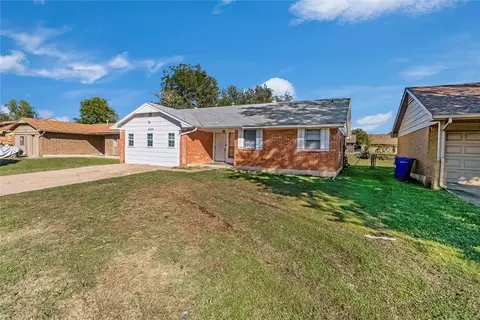 4504 Meadowpark Dr, Midwest City, OK 73110