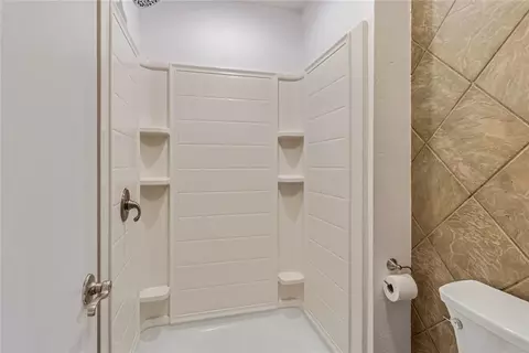 Bath - 324 E Carson Ln, Mustang, OK 73064 photo 6 of 6