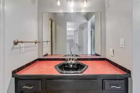 Bath - 324 E Carson Ln, Mustang, OK 73064 photo 5 of 6