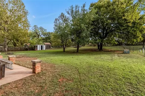 Exterior - 324 E Carson Ln, Mustang, OK 73064 photo 4 of 12