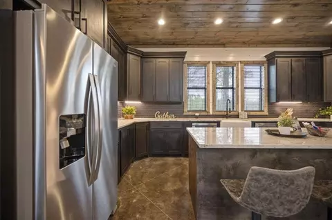 Kitchen - 742 Scrub Oak Trl, Broken Bow, OK 74728 photo 1 of 1