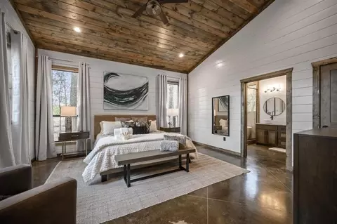 Bedroom - 742 Scrub Oak Trl, Broken Bow, OK 74728 photo 4 of 4
