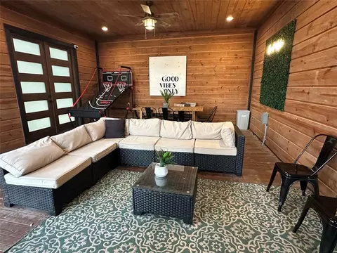 Exterior - 742 Scrub Oak Trl, Broken Bow, OK 74728 photo 3 of 14