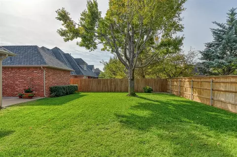 Exterior - 1016 Hearthstone, Norman, OK 73072 photo 3 of 4