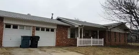 300 Draper Dr, Midwest City, OK 73110