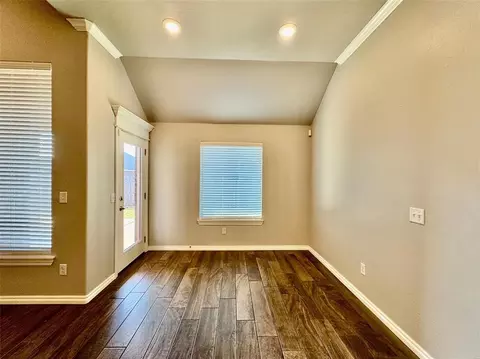 Living - 1604 NE 33rd Ter, Moore, OK 73160 photo 8 of 9