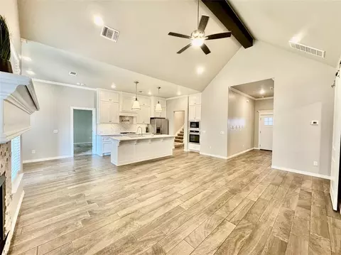 Living - 1604 NE 33rd Ter, Moore, OK 73160 photo 6 of 9