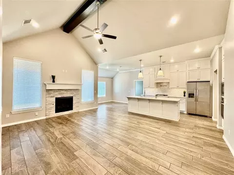 Living - 1604 NE 33rd Ter, Moore, OK 73160 photo 2 of 9