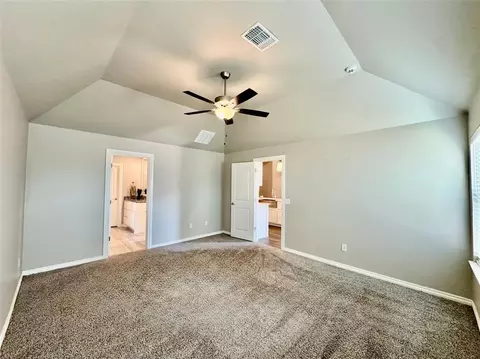 Bedroom - 1604 NE 33rd Ter, Moore, OK 73160 photo 3 of 8