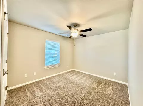 Bedroom - 1604 NE 33rd Ter, Moore, OK 73160 photo 5 of 8