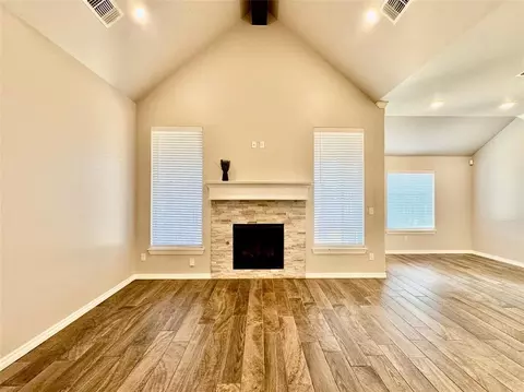 Living - 1604 NE 33rd Ter, Moore, OK 73160 photo 5 of 9