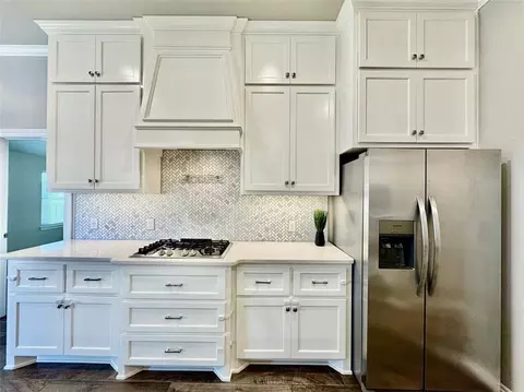 Kitchen - 1604 NE 33rd Ter, Moore, OK 73160 photo 5 of 9